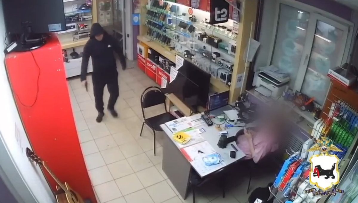 В Братске рецидивист ограбил магазин с помощью игрушечного пистолета